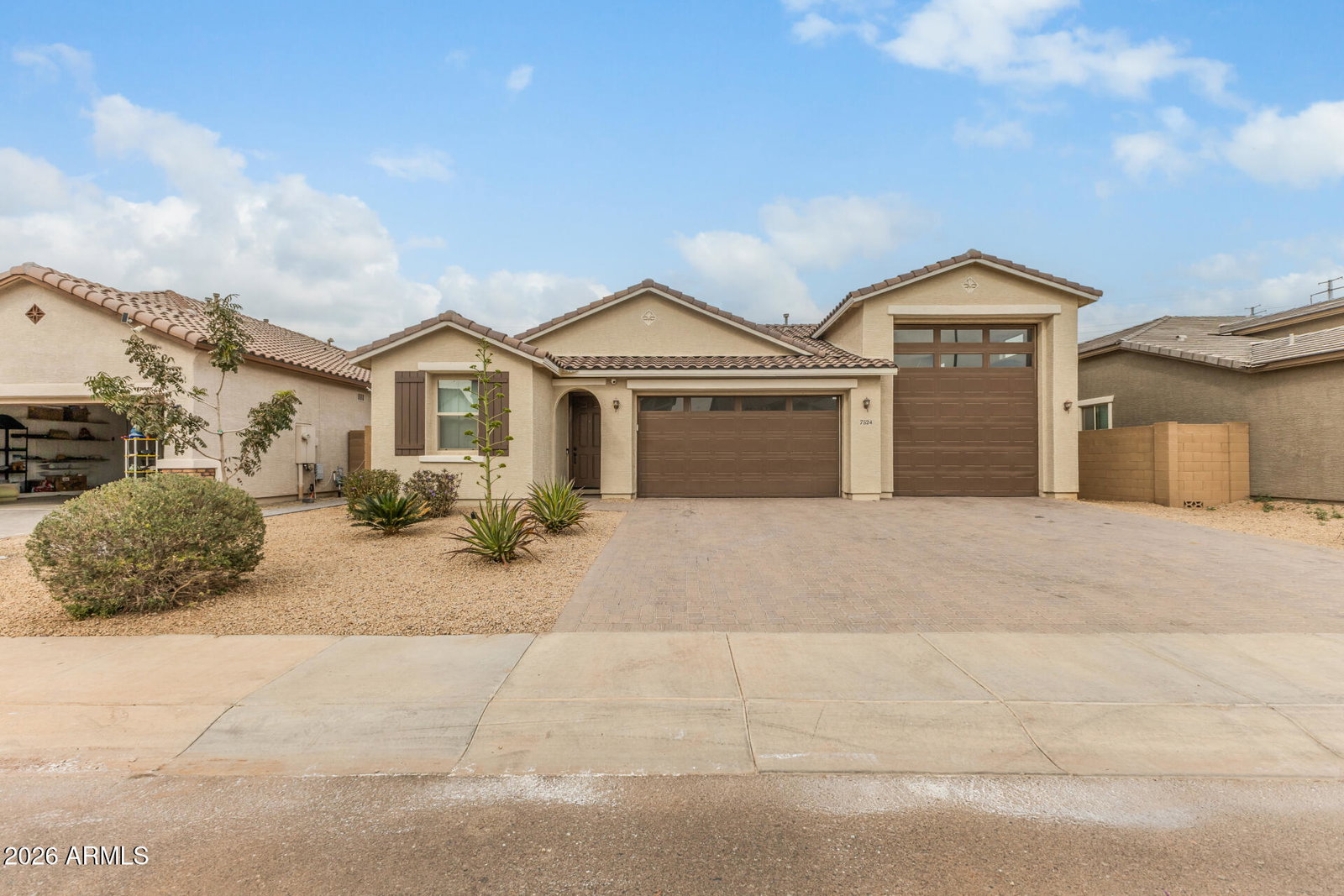 listing main photo