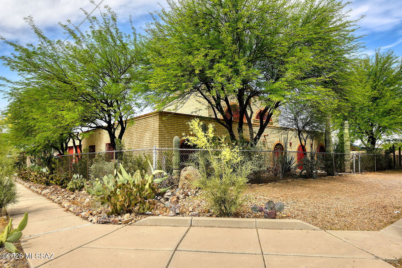 listing main photo