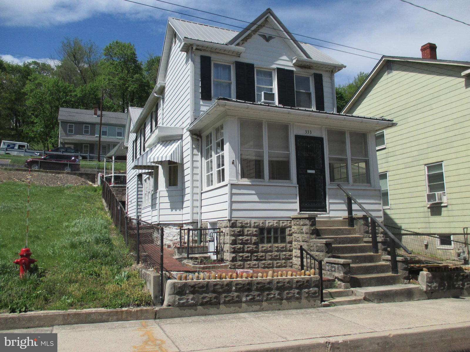 listing main photo