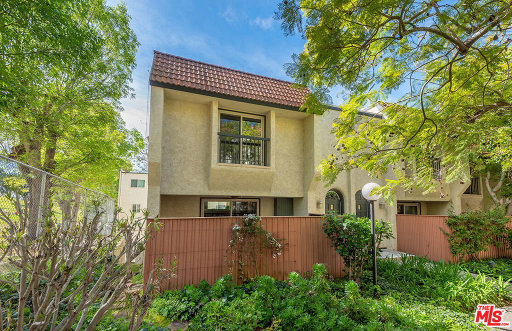 listing main photo