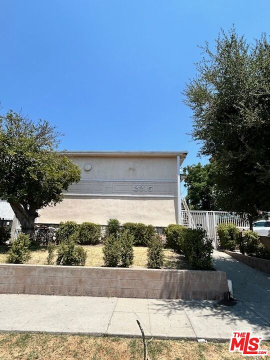 listing main photo