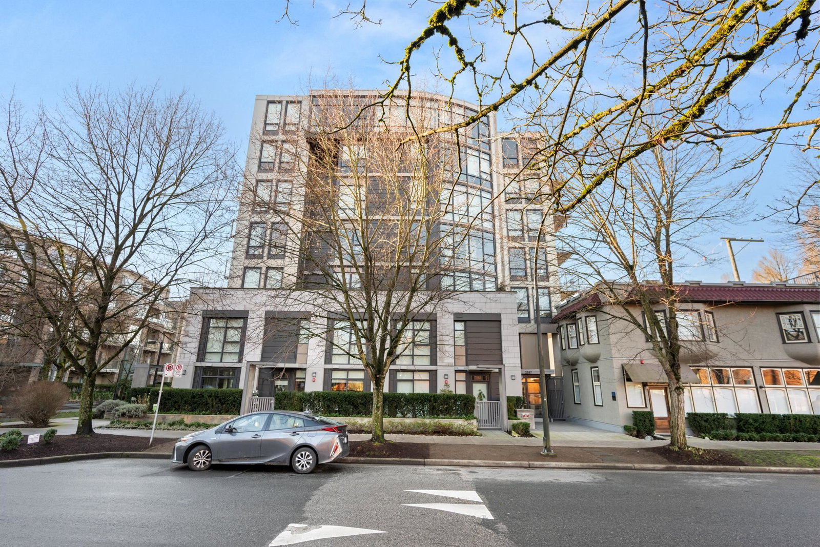 listing main photo