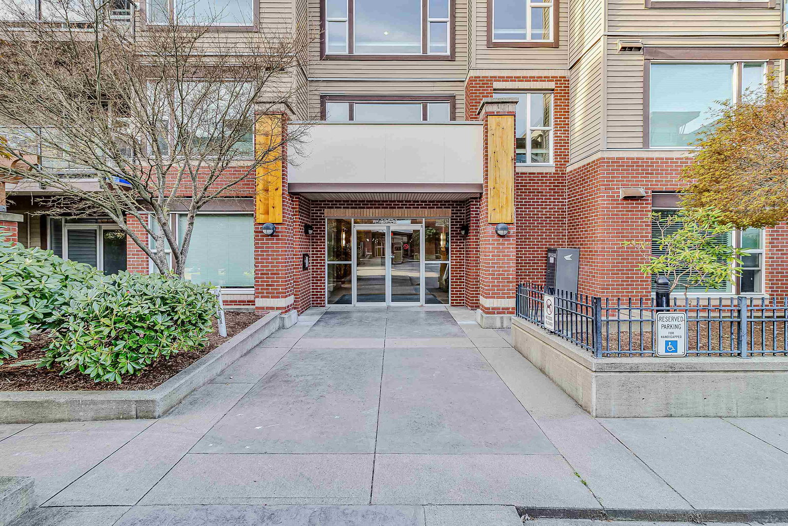 listing main photo
