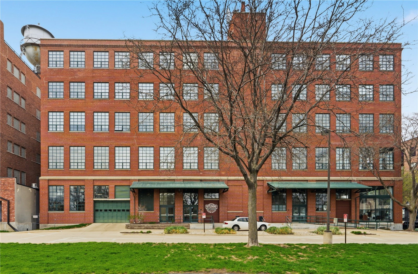 listing main photo