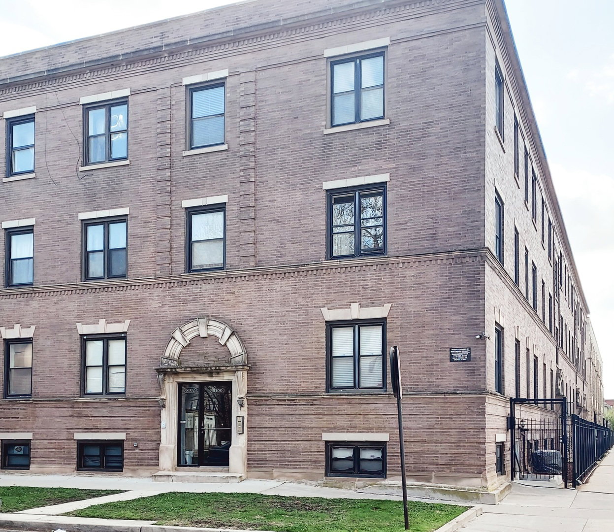 listing main photo