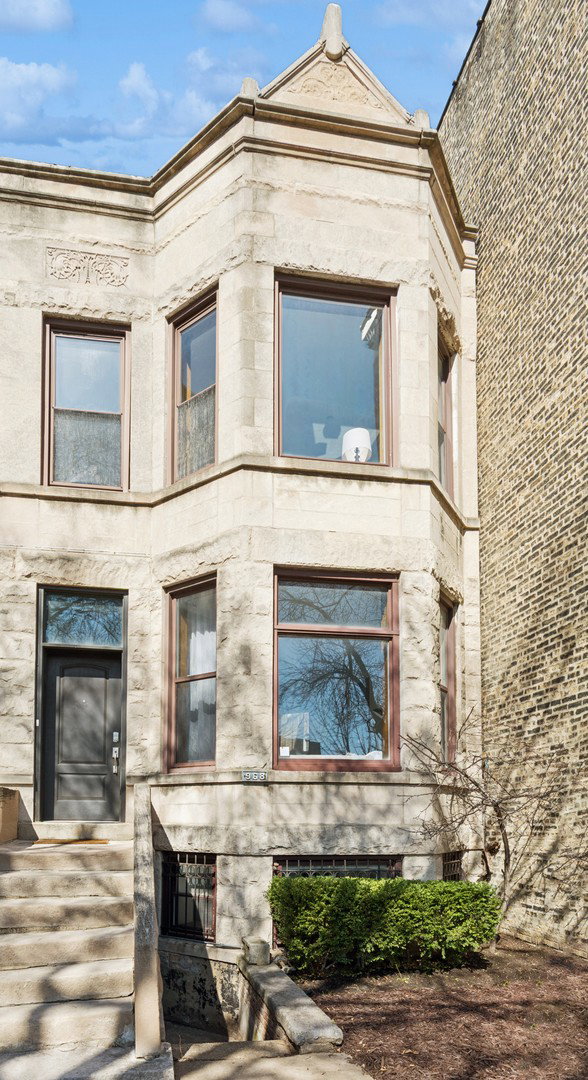 listing main photo