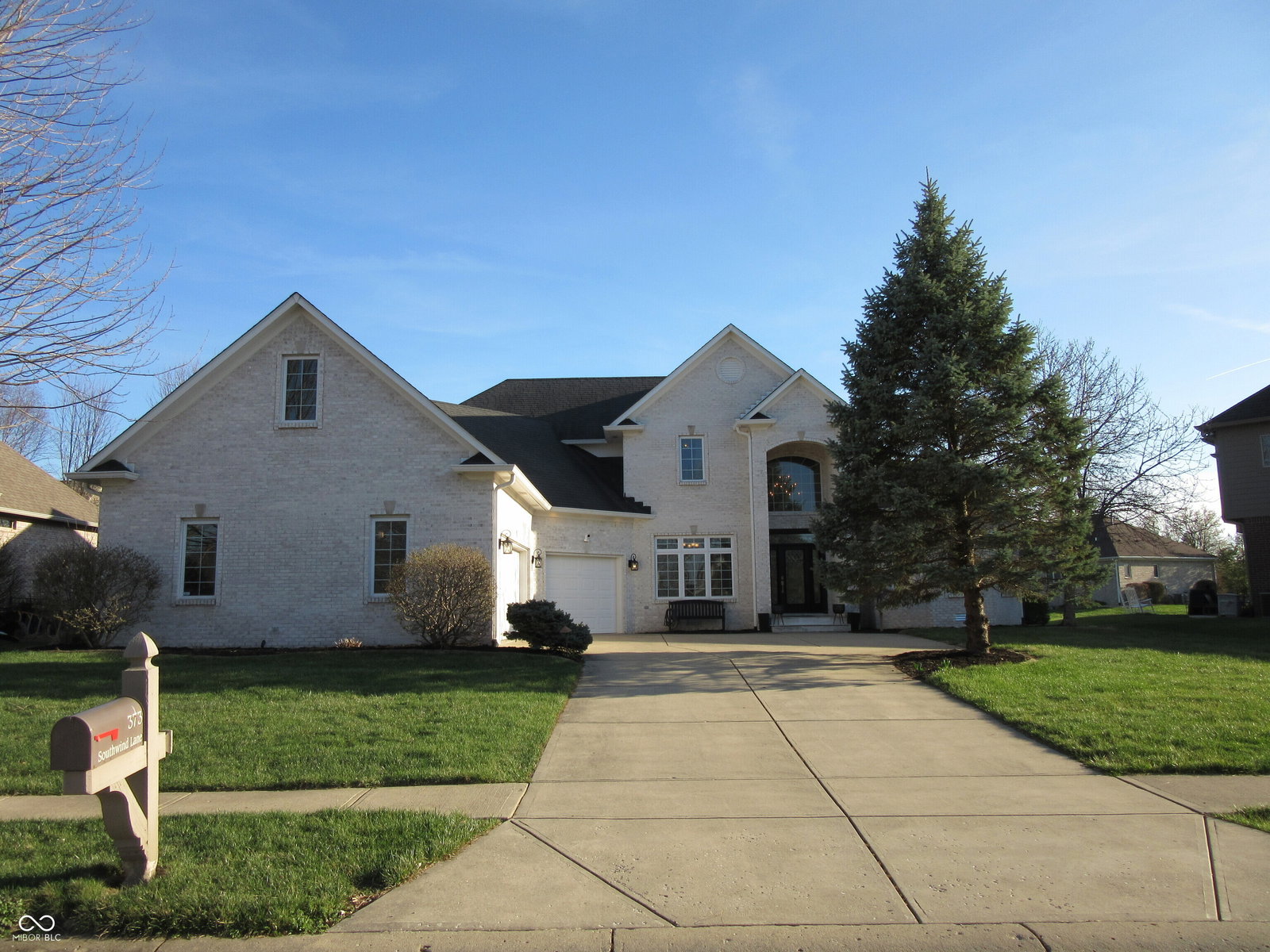listing main photo