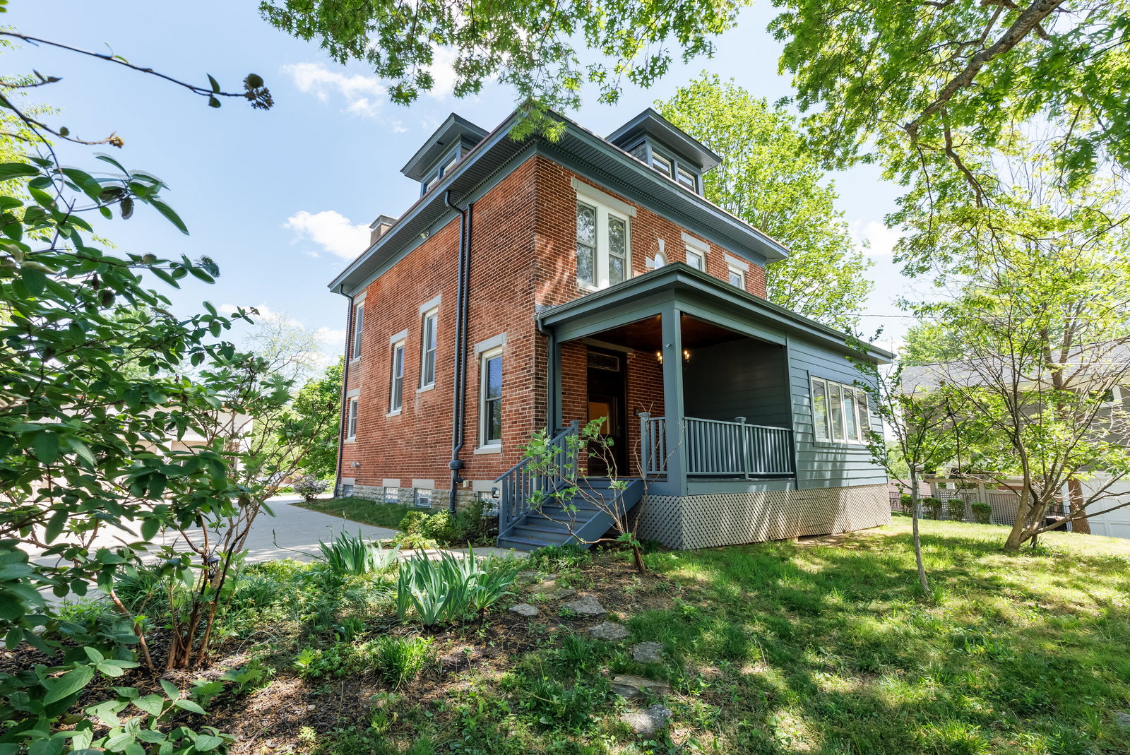 listing main photo