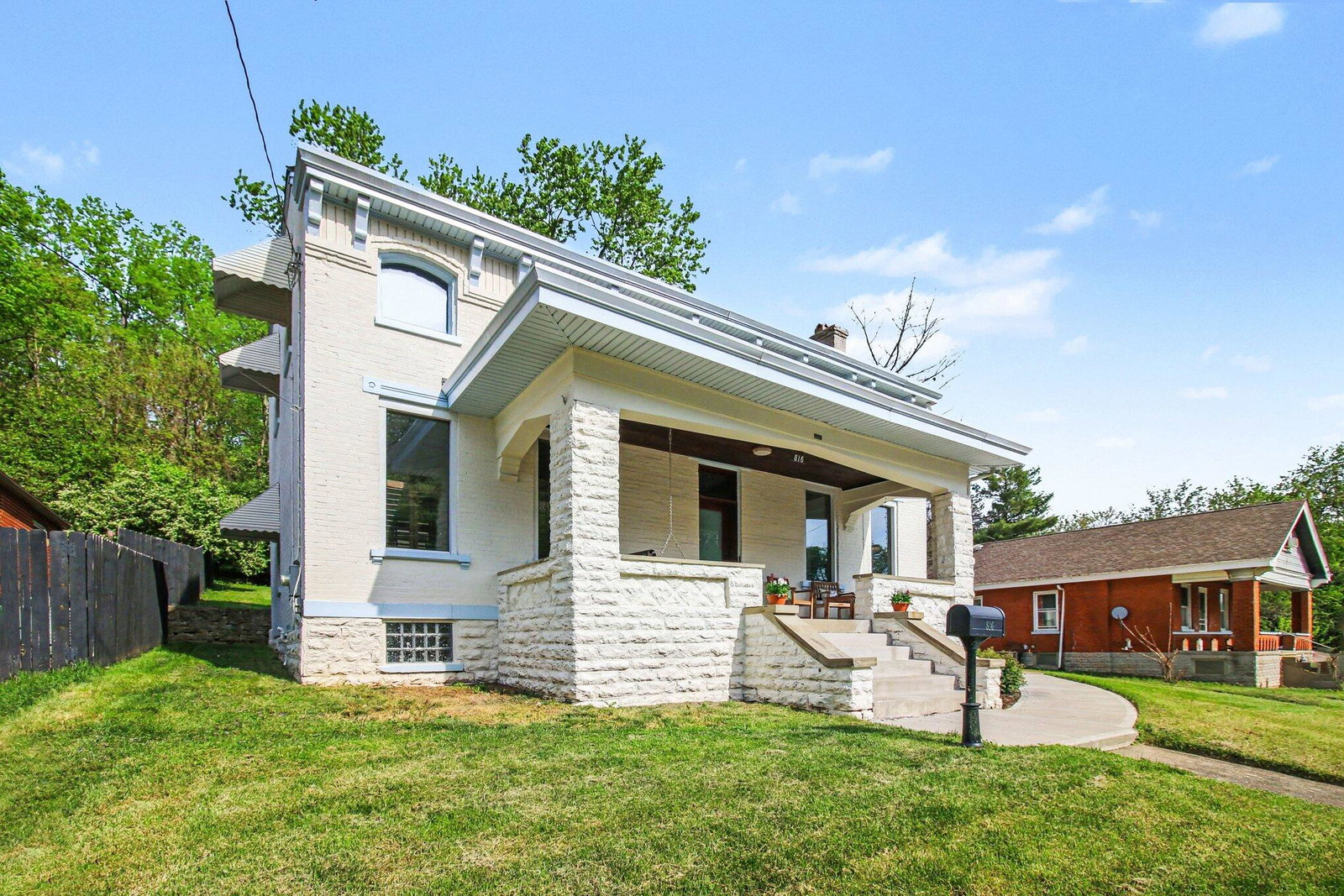 listing main photo