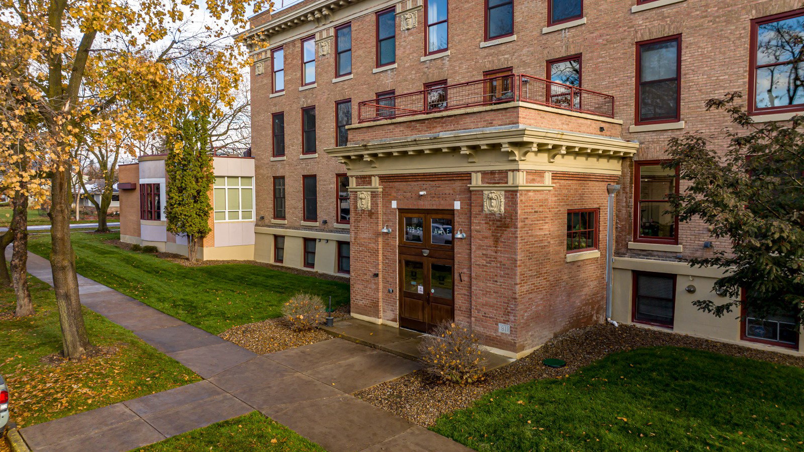 listing main photo