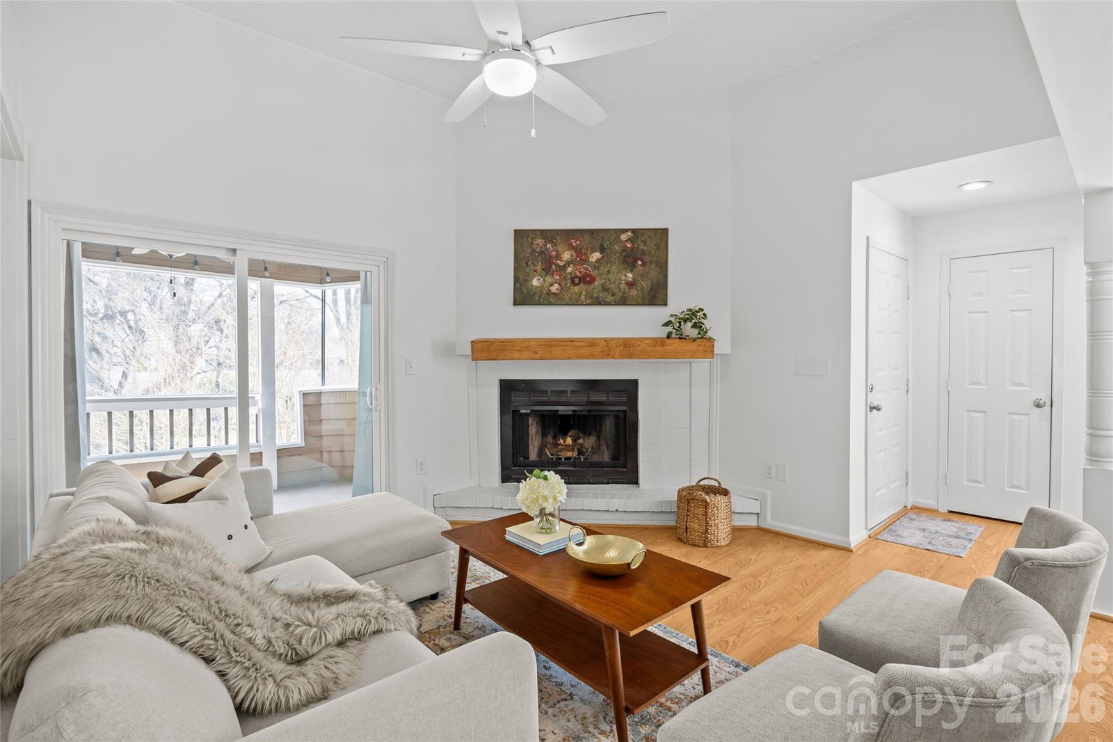 listing main photo