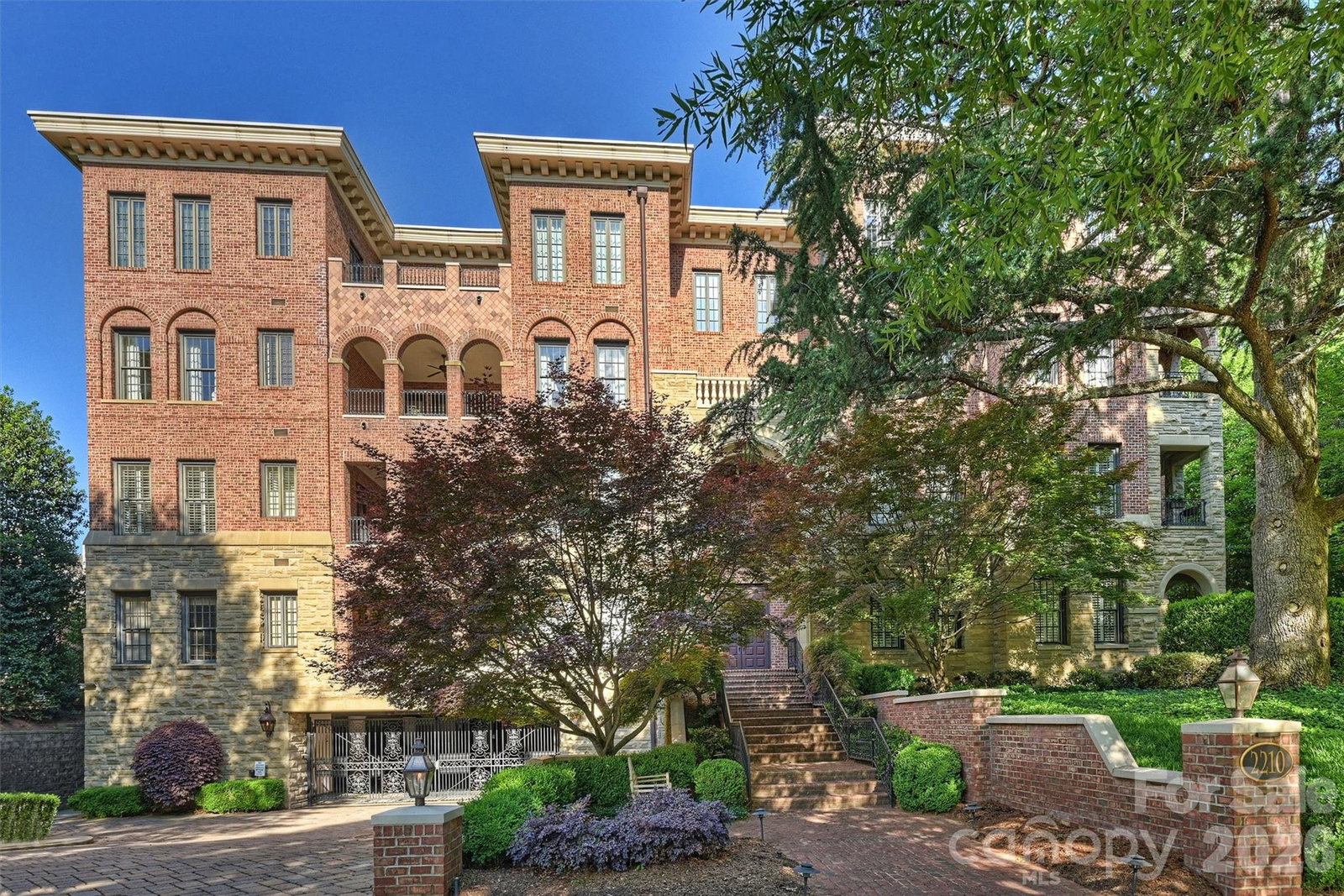 listing main photo