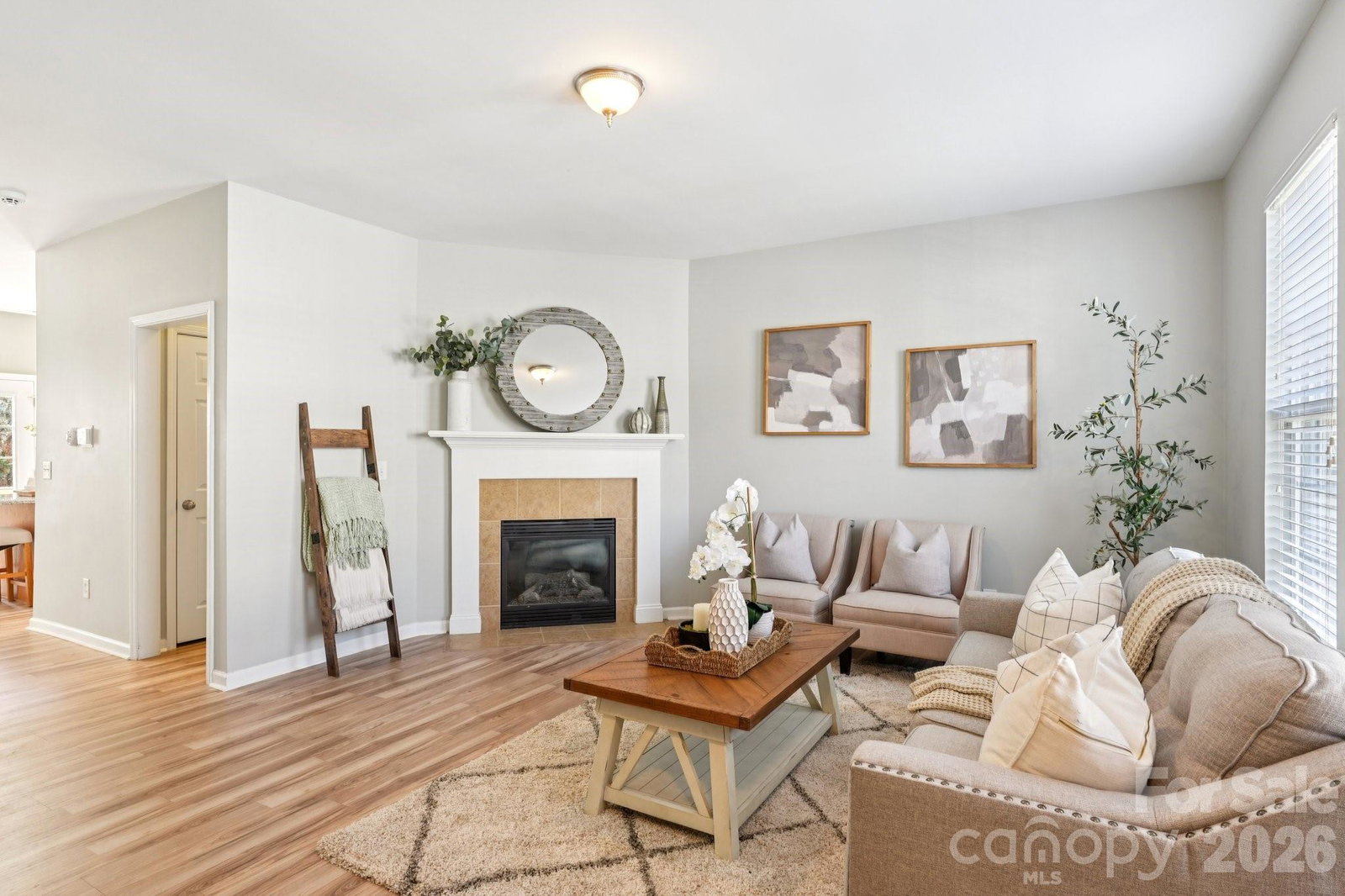 listing main photo