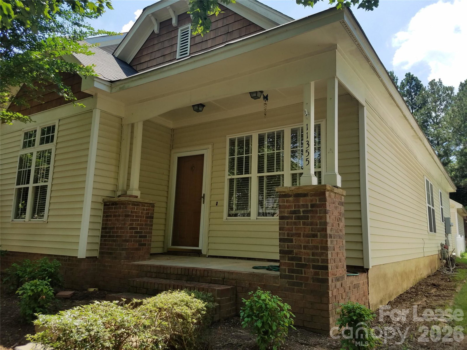 listing main photo