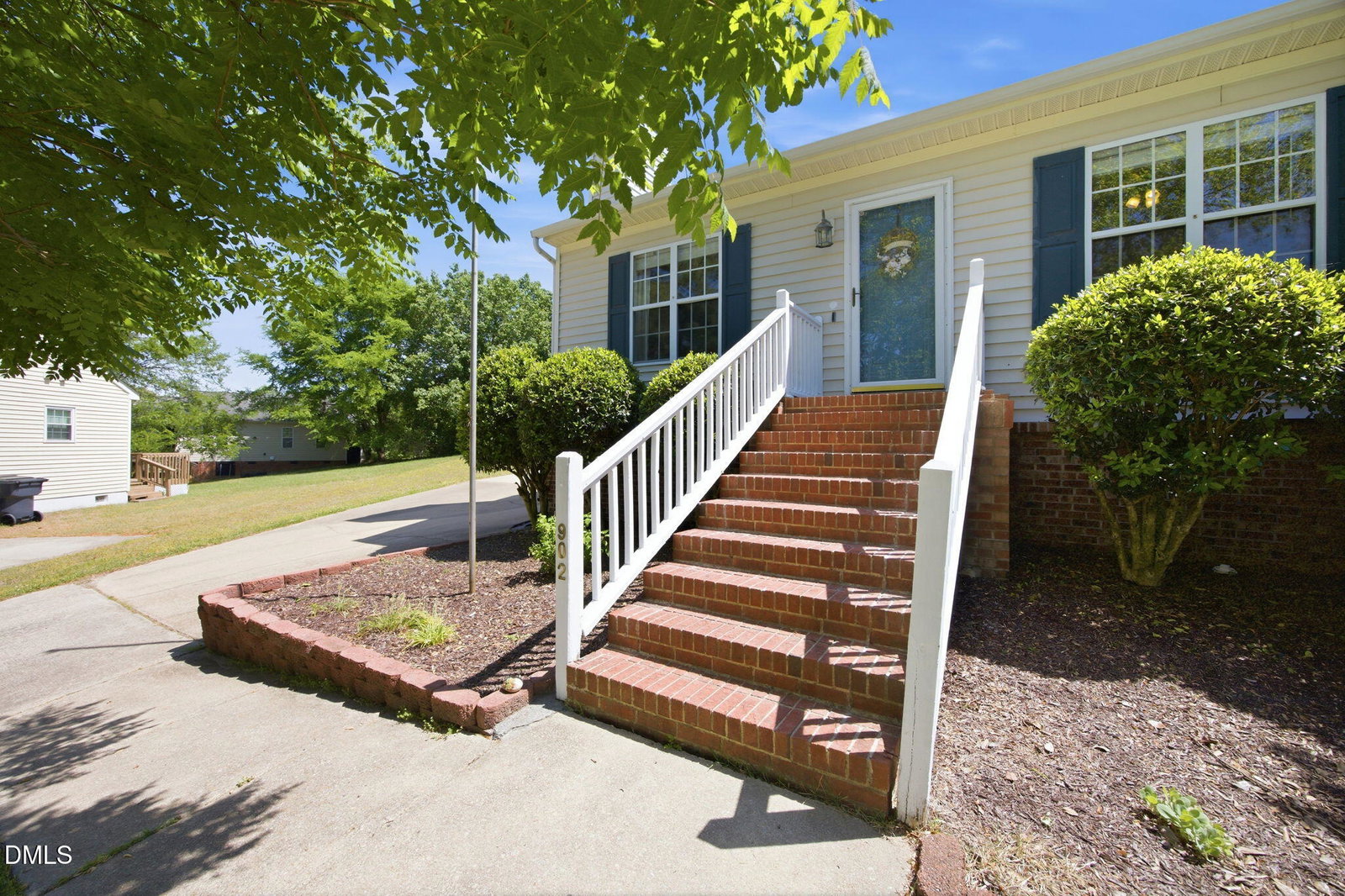 listing main photo