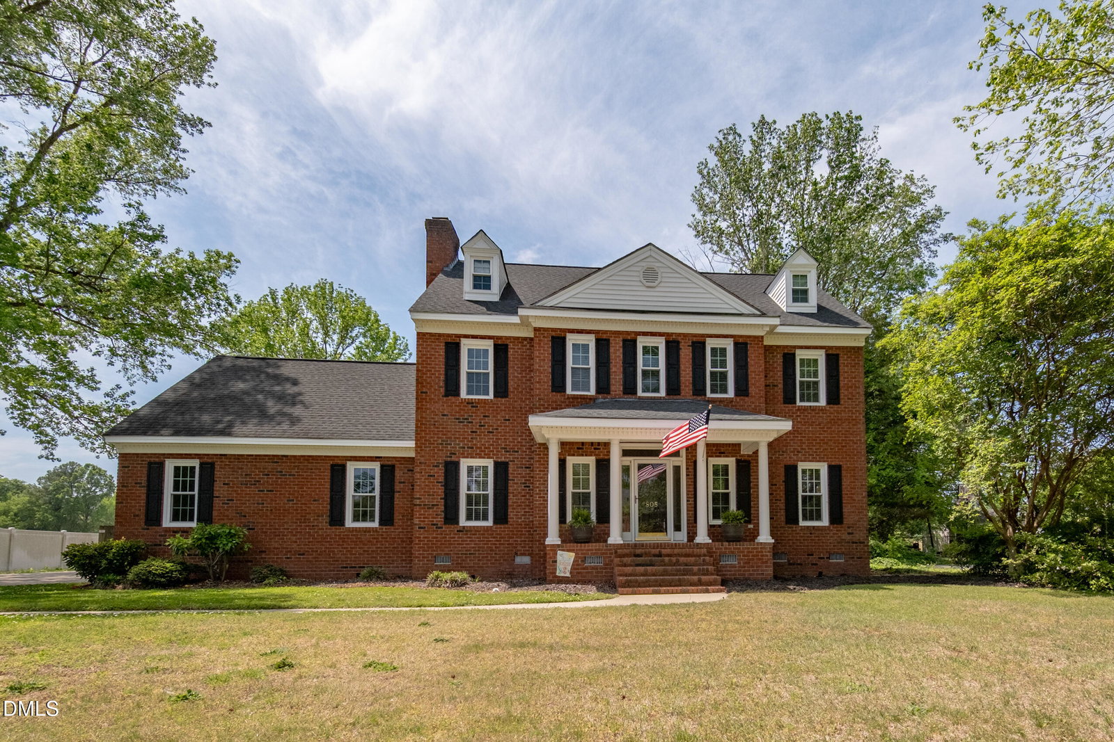 listing main photo