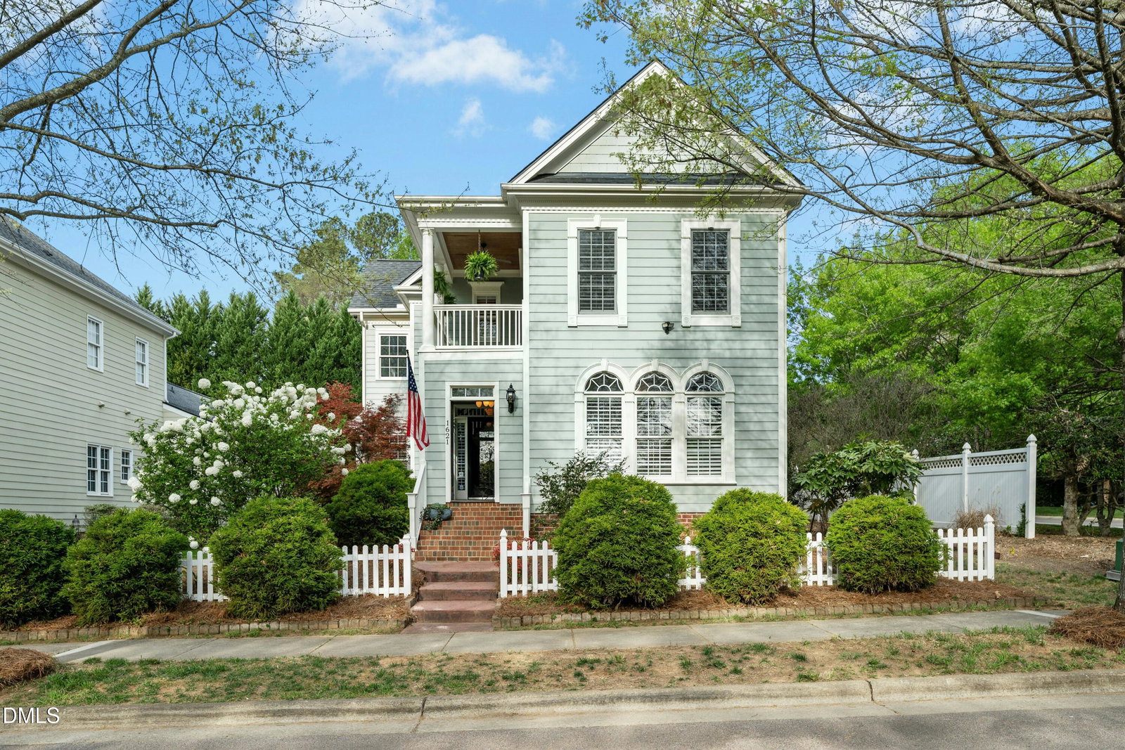 listing main photo