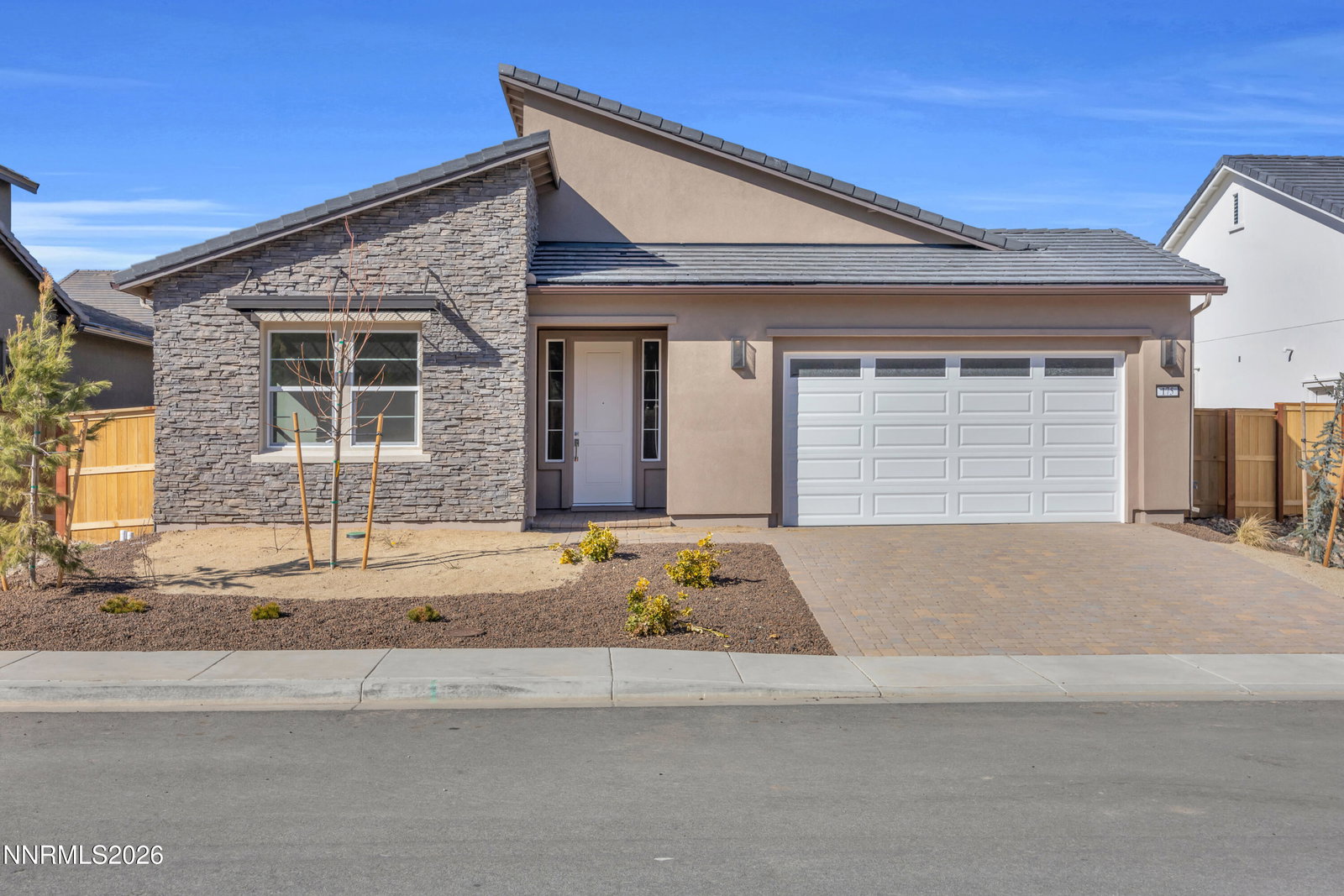 listing main photo