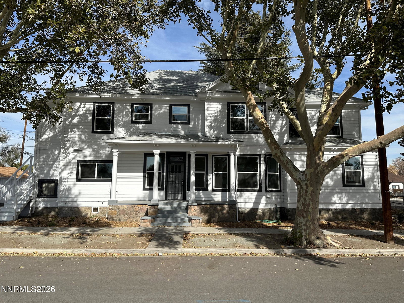 listing main photo