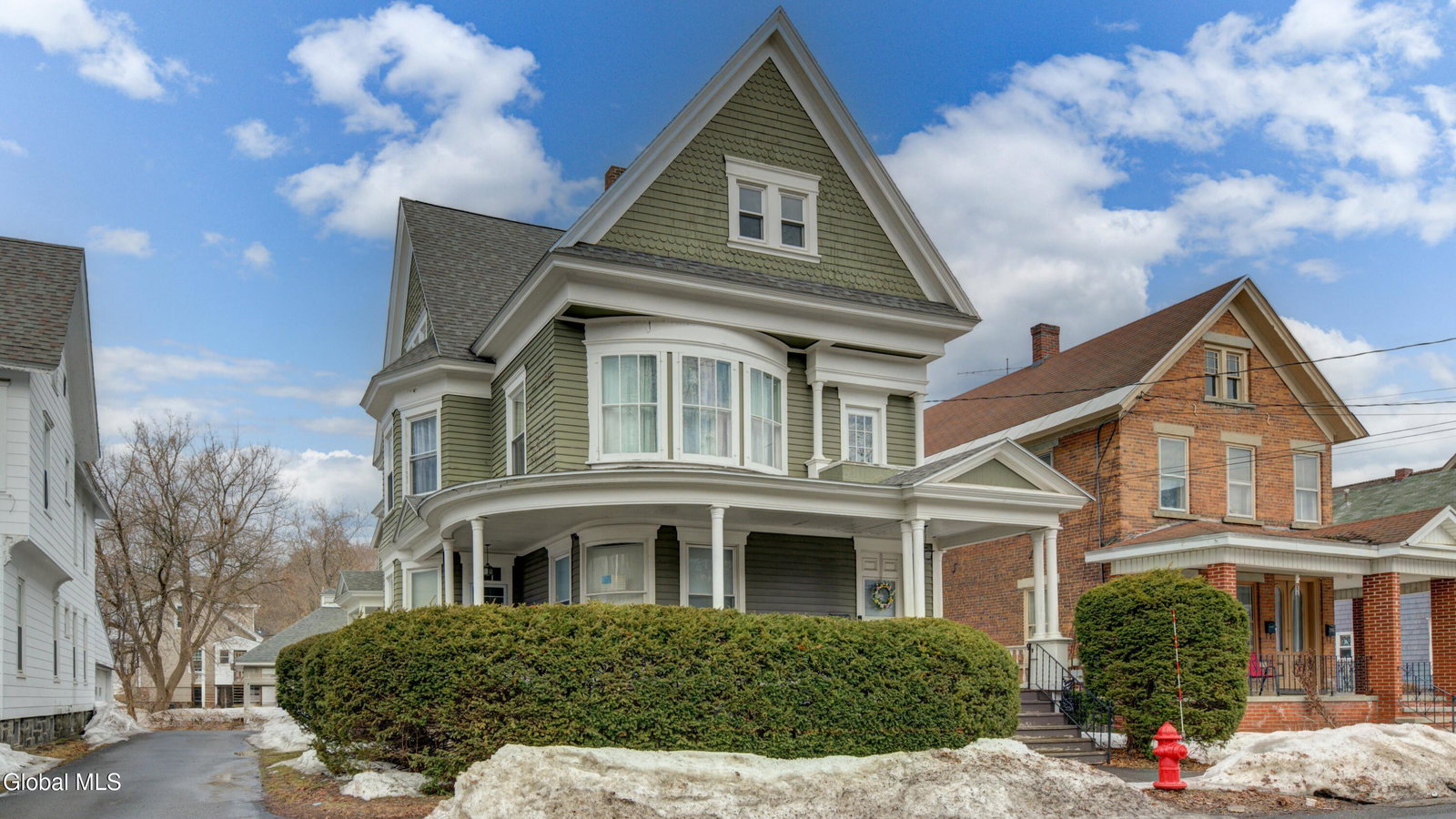 listing main photo