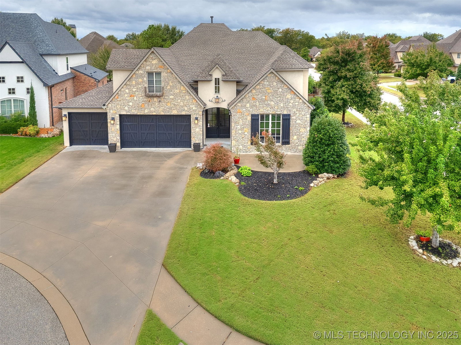 listing main photo