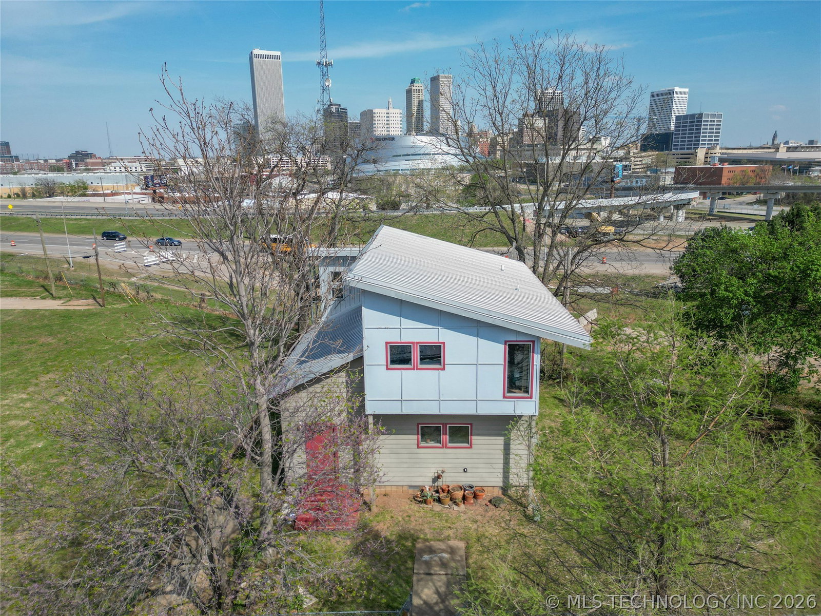 listing main photo