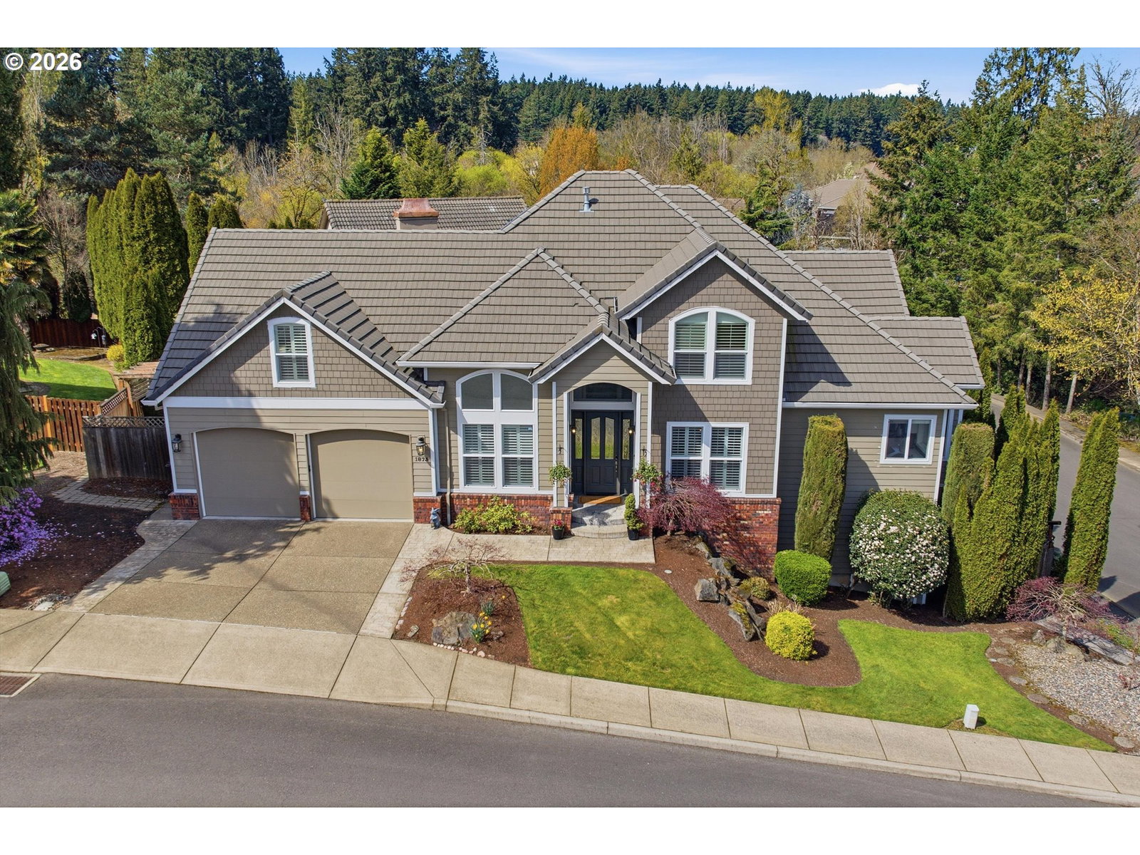 listing main photo