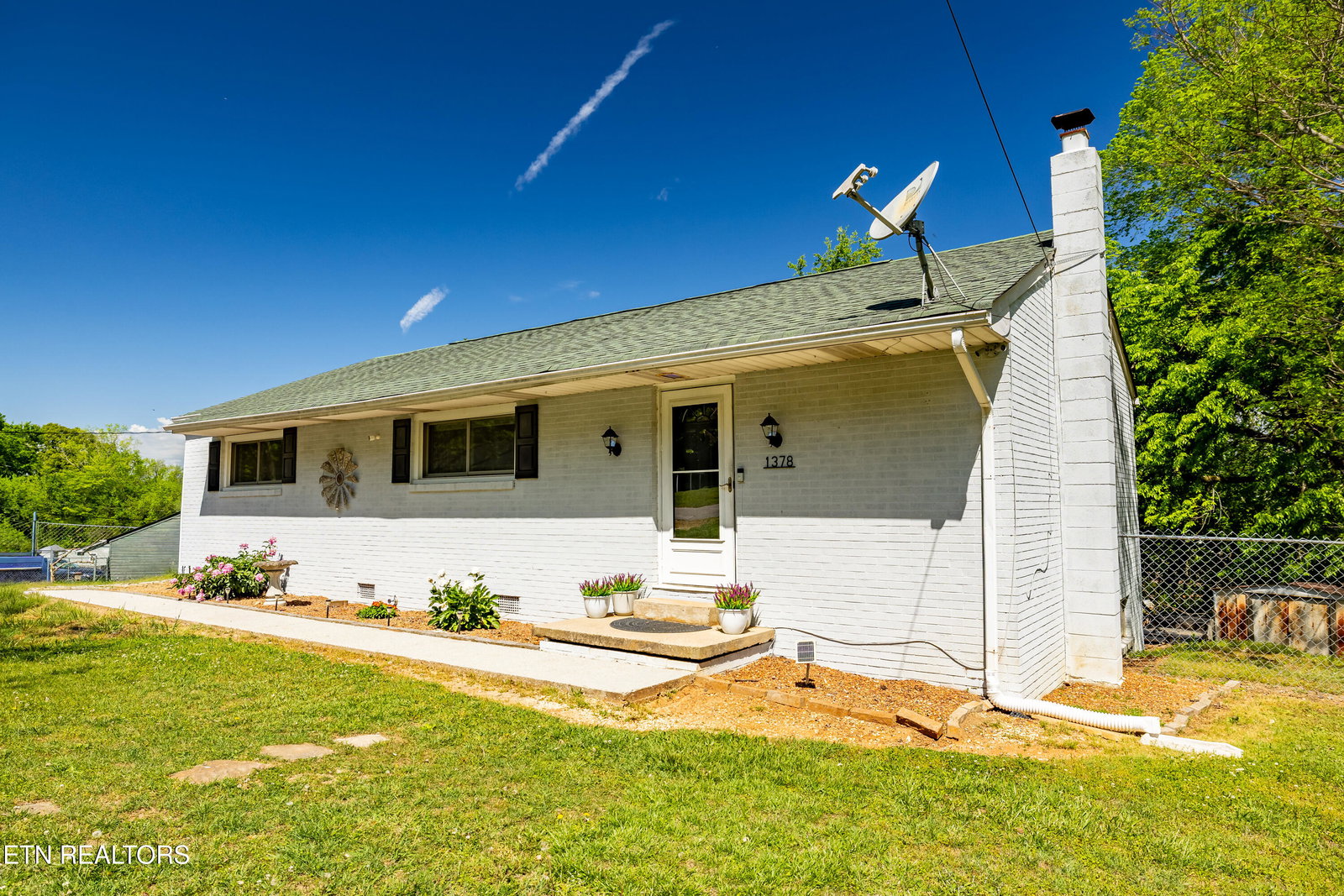 listing main photo