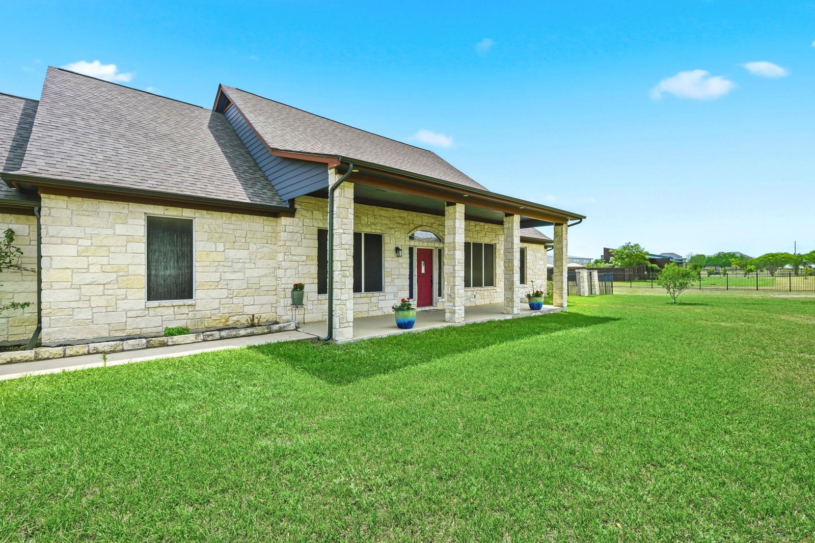 listing main photo