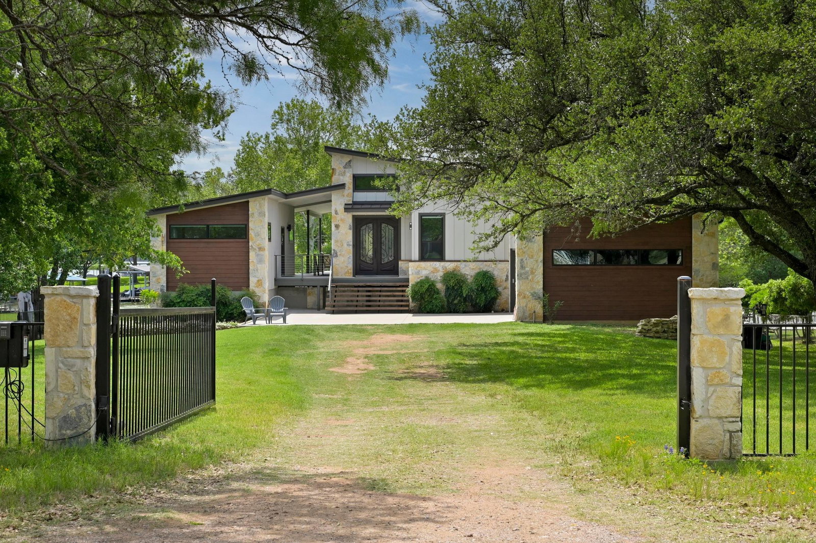 listing main photo