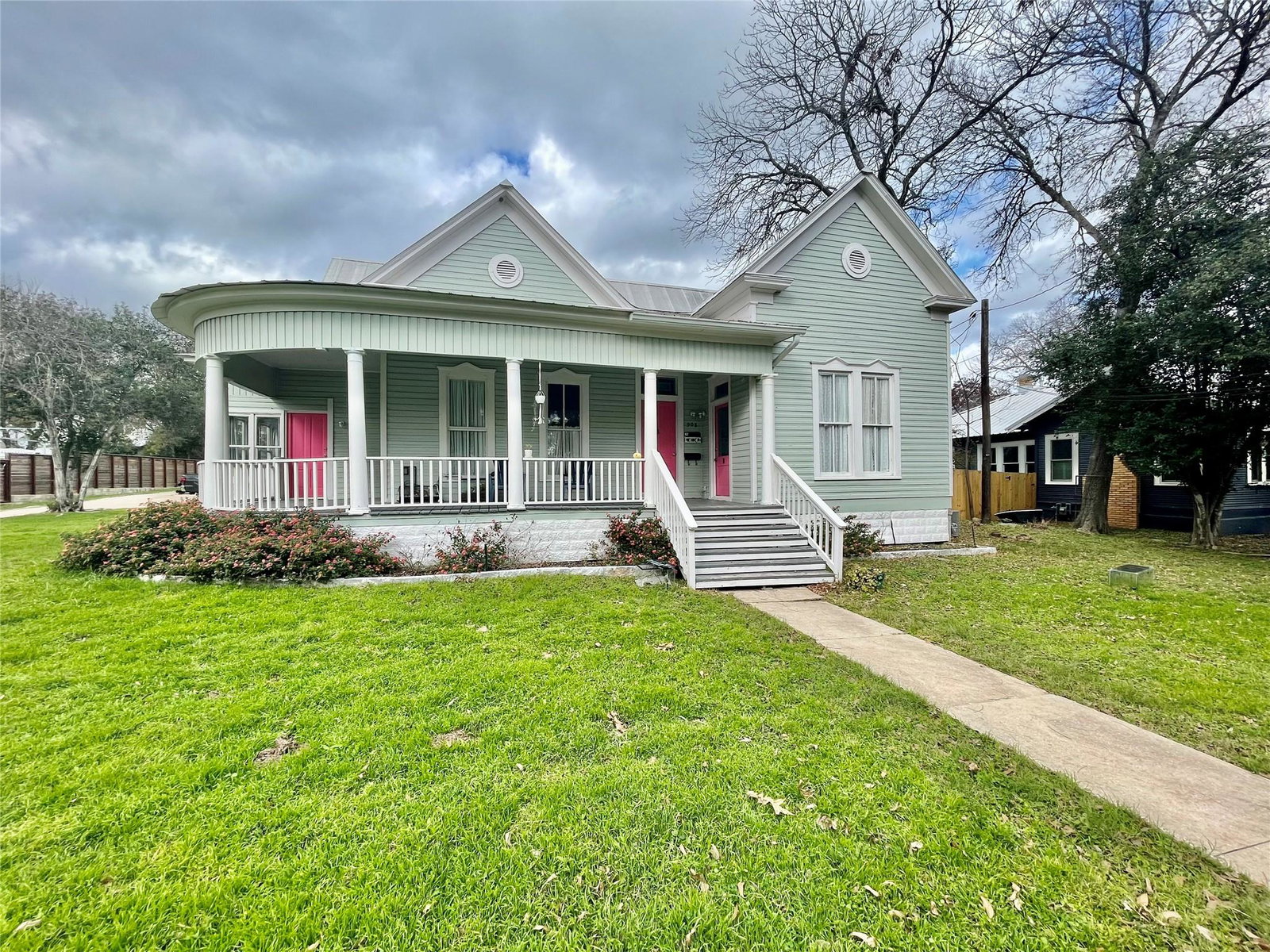 listing main photo