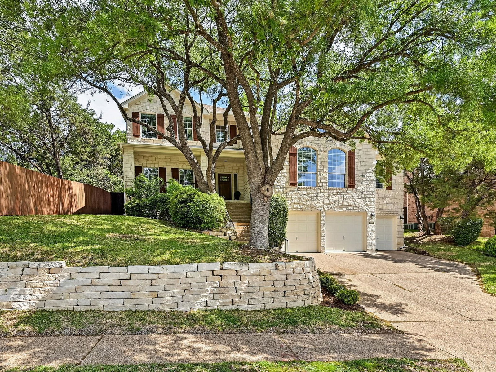 listing main photo