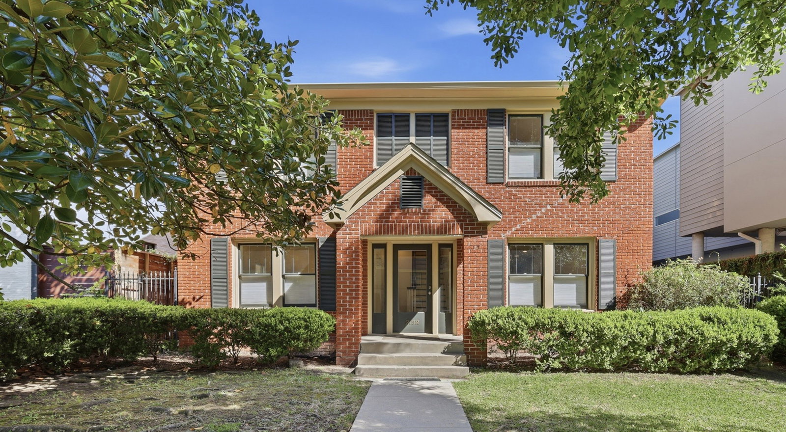 listing main photo