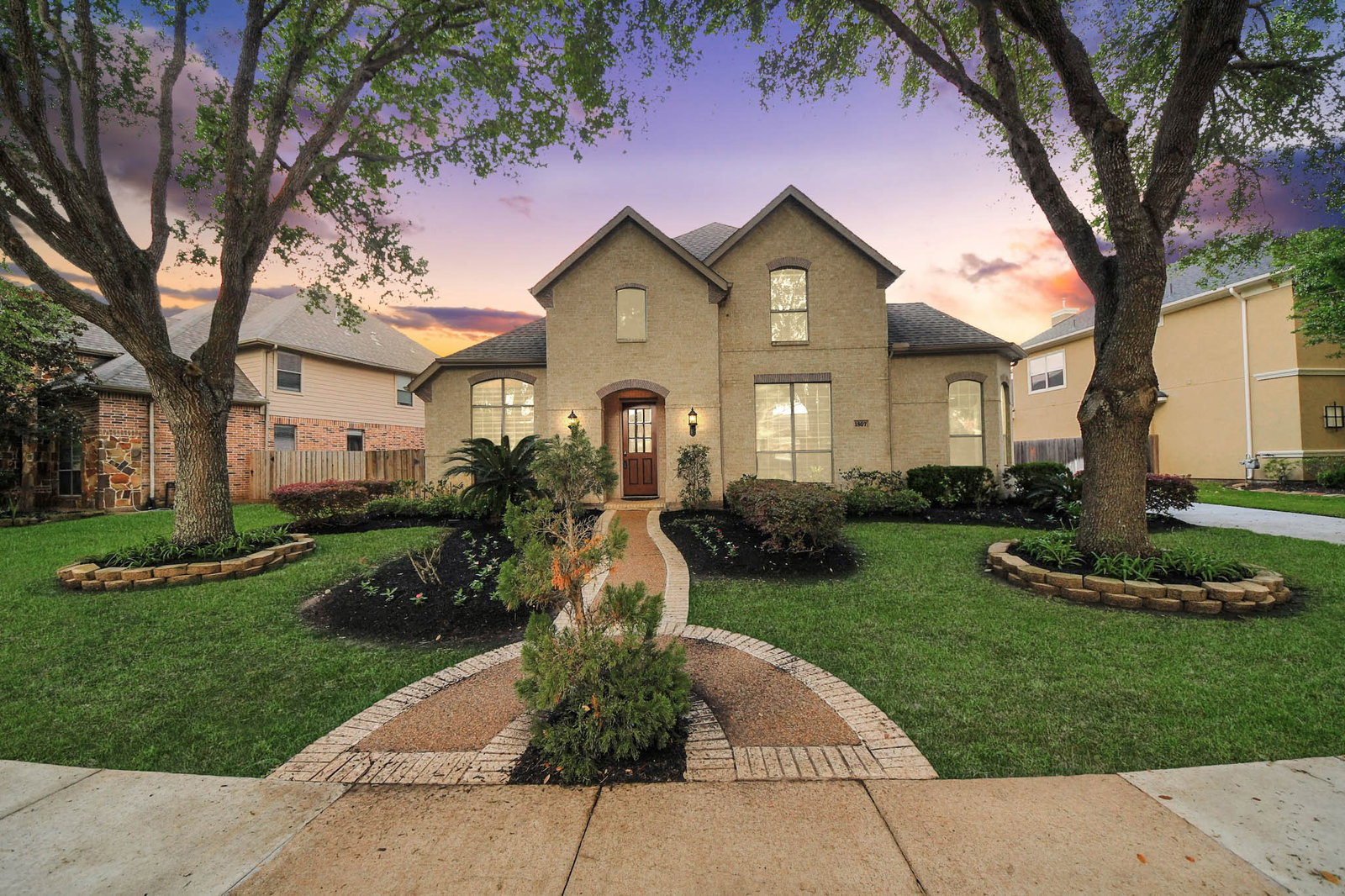 listing main photo
