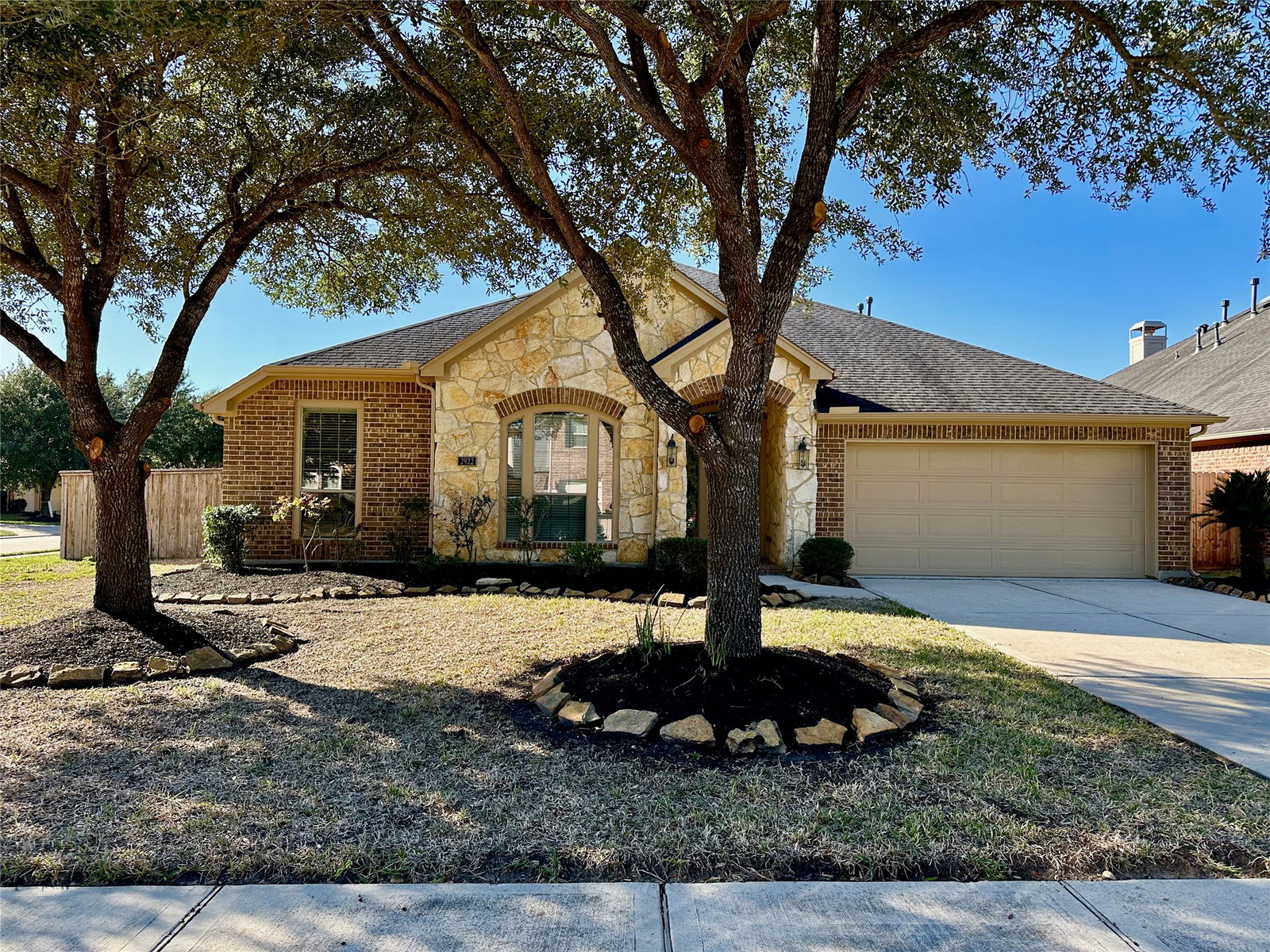 listing main photo