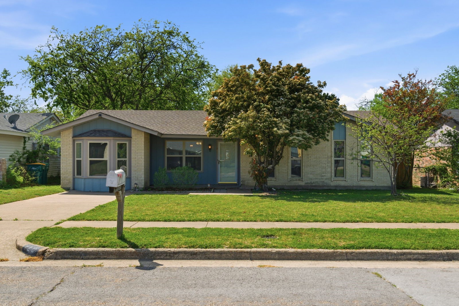 listing main photo