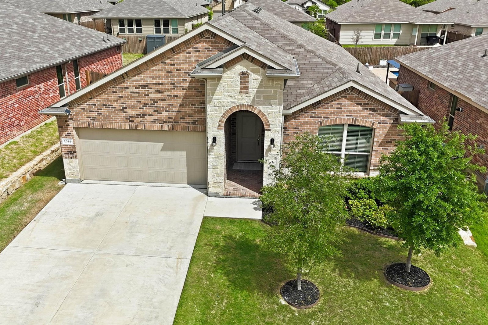 listing main photo