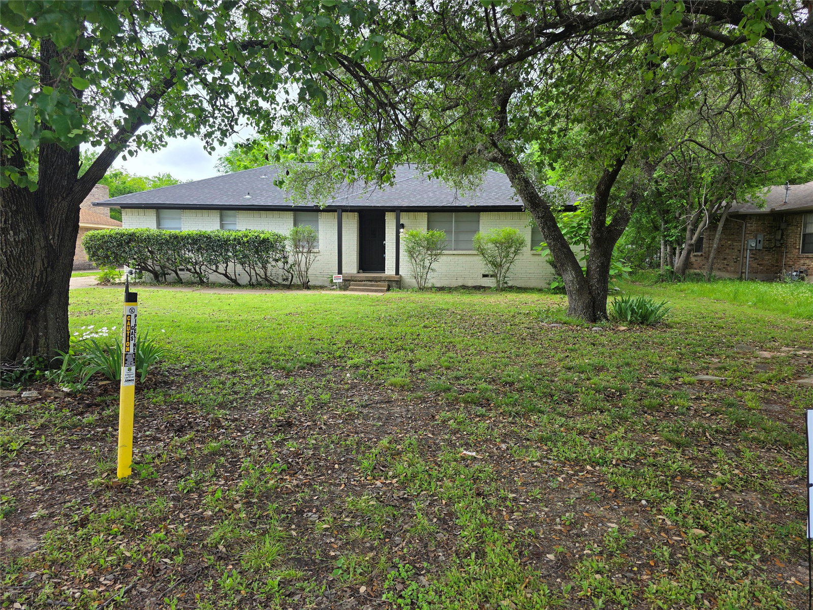 listing main photo