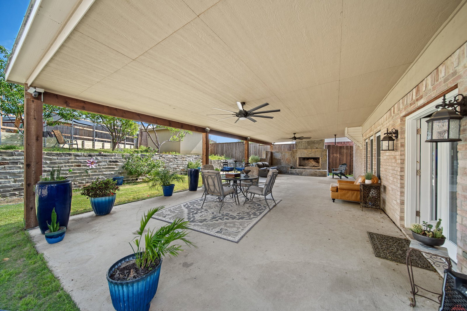 listing main photo
