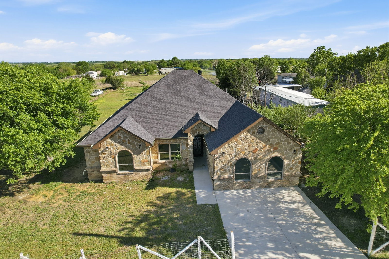 listing main photo