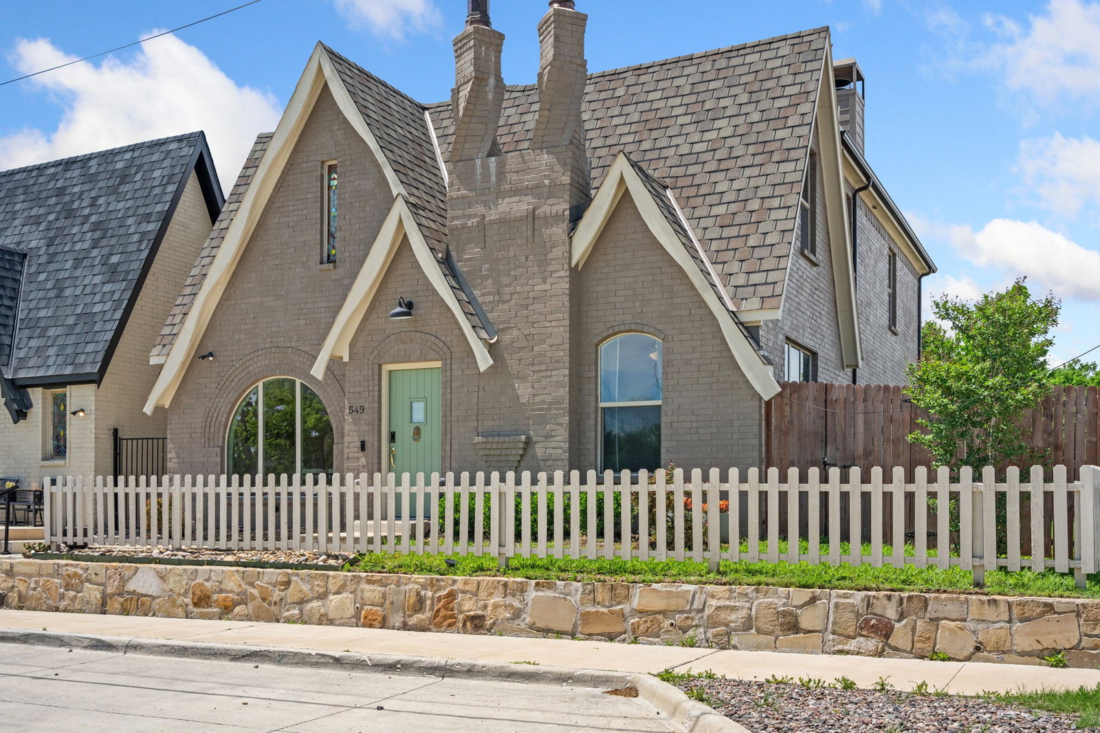 listing main photo