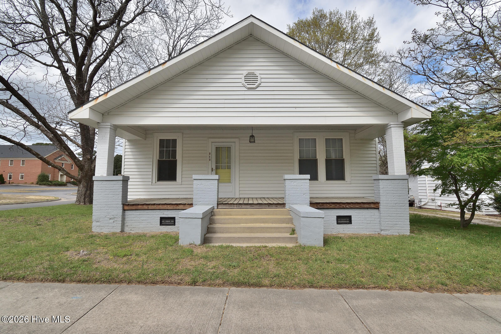 listing main photo