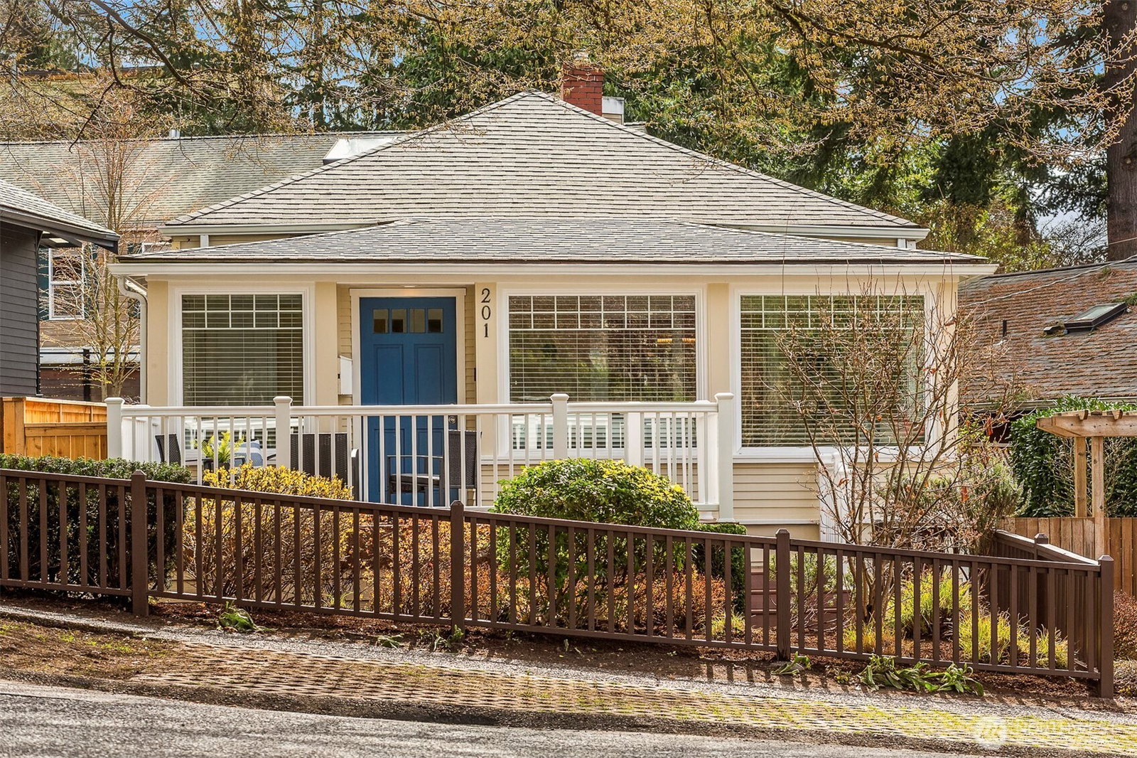 listing main photo